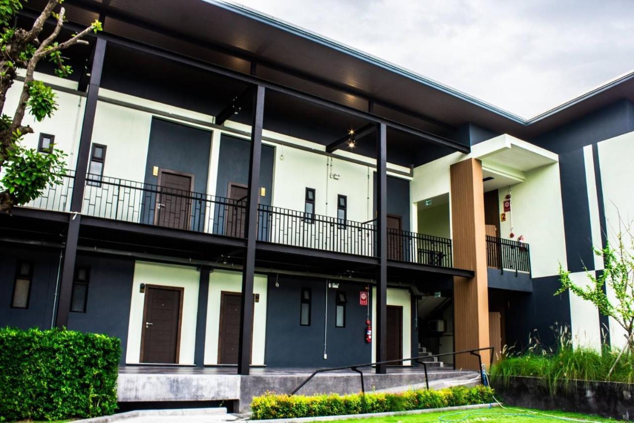 Hotel De Vine House Roi Et Zewnętrze zdjęcie