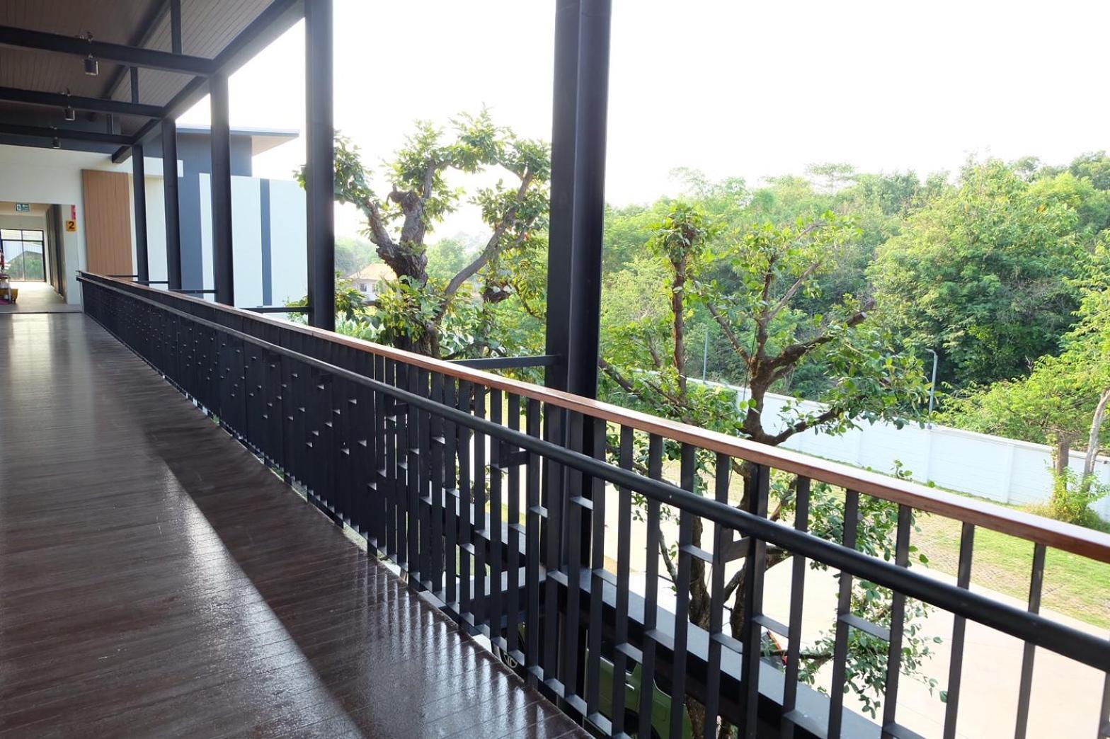 Hotel De Vine House Roi Et Zewnętrze zdjęcie