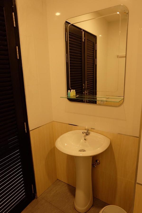 Hotel De Vine House Roi Et Zewnętrze zdjęcie